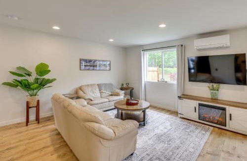Port Angeles Maison | 2 Mi to Olympic National Park Hot Tub Haven!