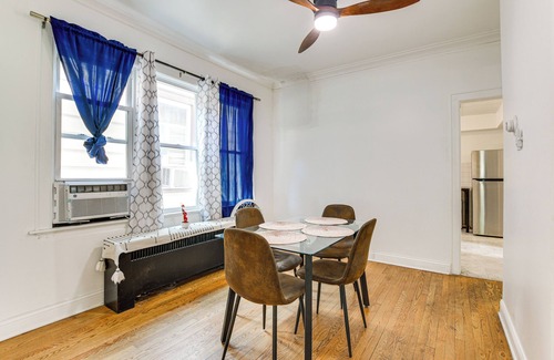 South Chicago Appartement | 2 Mi to Rainbow Beach Park: South Side Charmer!