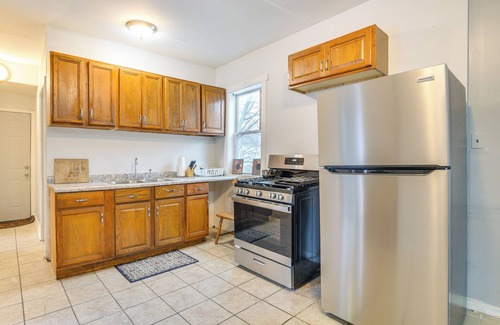 Back of the Yards Maison | 2 Mi to Red Line: Chicago Home Near Sherman Park