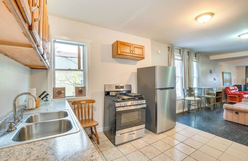 Back of the Yards Maison | 2 Mi to Red Line: Chicago Home Near Sherman Park