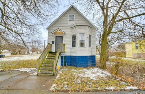 Back of the Yards Maison | 2 Mi to Red Line: Chicago Home Near Sherman Park