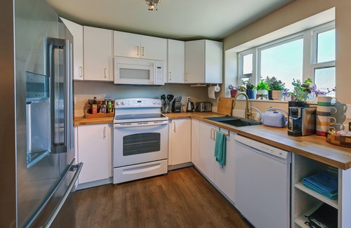 Des Moines Appartement | 2 Mi to Saltwater State Park: Home in Des Moines