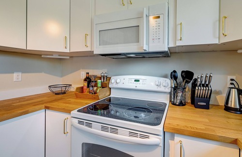 Des Moines Appartement | 2 Mi to Saltwater State Park: Home in Des Moines