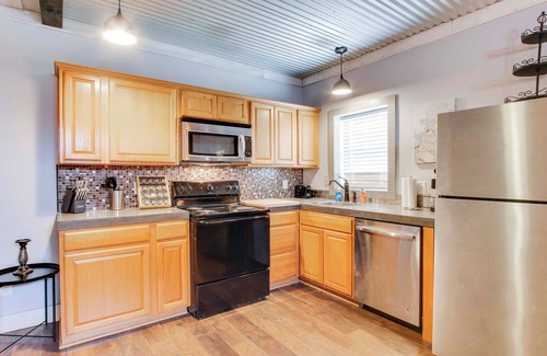 Greenwood Appartement | 2 Mi to Self Regional MC: Updated Apartment
