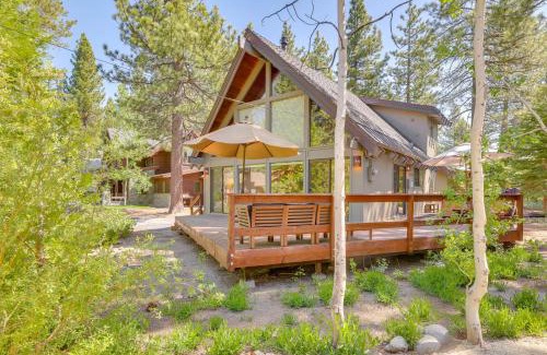 Lake Forest Maison | 2 Mi to Skylandia Beach Tahoe City Home with Deck