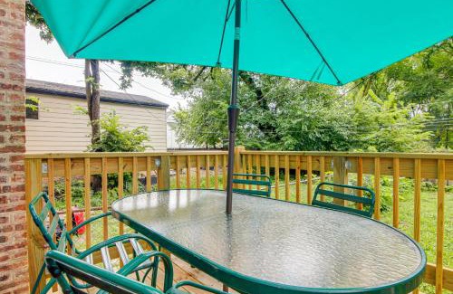 South Shore Maison | 2 Mi to South Shore Beach Urban Retreat with Yard