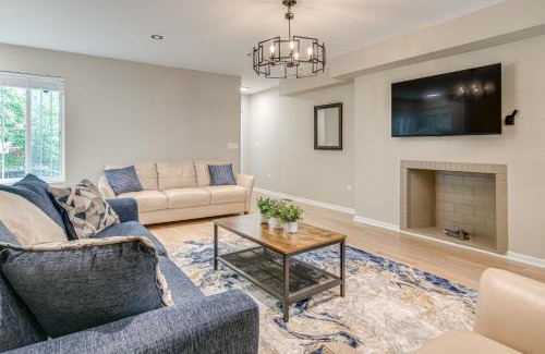 South Shore Maison | 2 Mi to South Shore Beach Urban Retreat with Yard