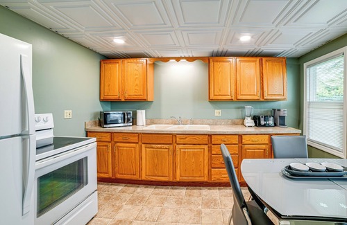 Munsons Corners Appartement | < 2 Mi to SUNY Cortland: Unit w/ Private Parking