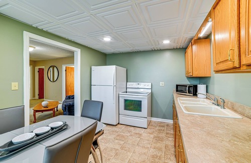 Munsons Corners Appartement | < 2 Mi to SUNY Cortland: Unit w/ Private Parking