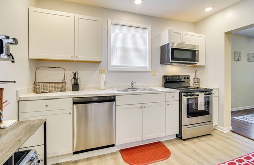 Westside Appartement | 2 Mi to Syracuse University: Apt w/ Fire Pit
