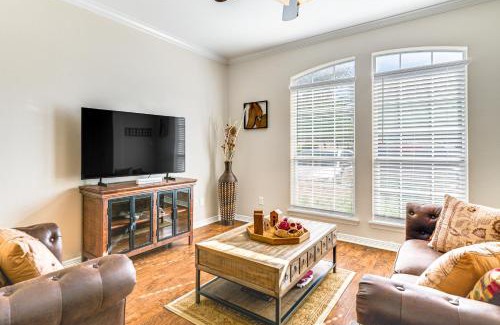 College Station Maison | 2 Mi to Texas AandM Unit with Pool and Hot Tub Access