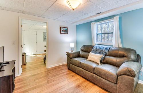 Toccoa Appartement | 2 Mi to Toccoa Falls Cozy Getaway with Fire Pit!