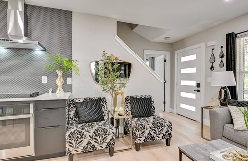 Biddleville Maison | 2 Mi to Uptown Charlotte: Family Home w/Game Room