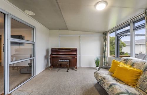 Richmond Heights Maison | 2 Mile Cosy Corner with wifi