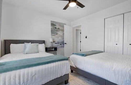 Clinton Maison | 2 Miles from Downtown Clinton