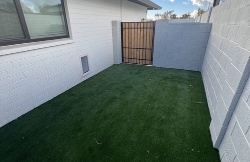 Scottsdale Highlands Maison | 2 miles from Old Town! Newly remolded Scottsdale home with pool and hot tub!