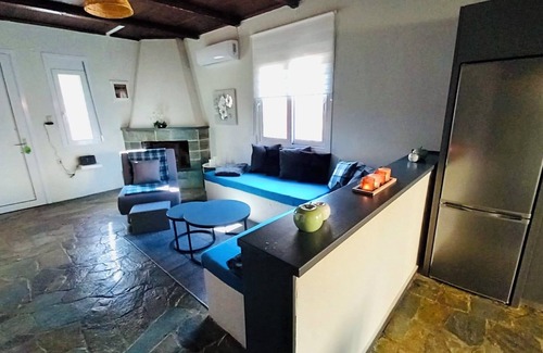 Kokkini Chani Maison | 2 min. drive to the beach. Holiday Home Angela