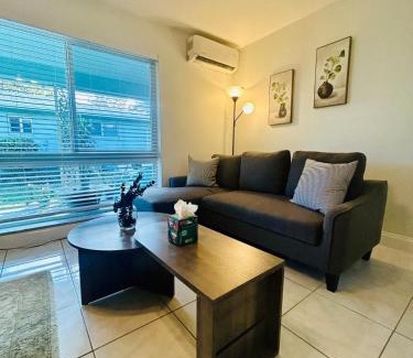 Lauderdale-by-the-Sea Appartement | 2 min walk to beach & free parking Lauderdale 21-2