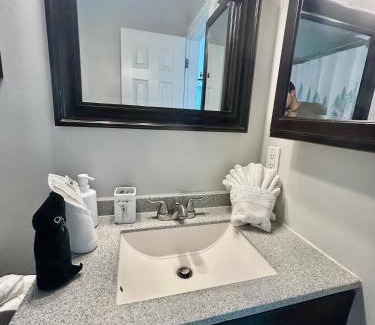 Lauderdale-by-the-Sea Appartement | 2 min walk to beach & free parking Lauderdale 21-1
