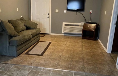 Darfork Appartement | 2 minute drive to ARH Hospital and UK 2 minute walk to Perry County Park