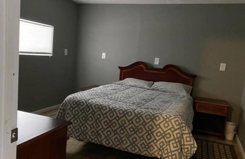 Darfork Appartement | 2 minute drive to ARH Hospital and UK 2 minute walk to Perry County Park