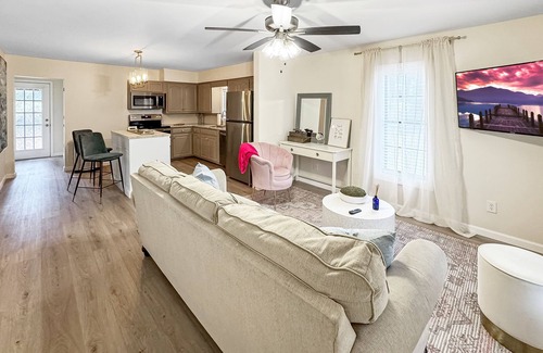 Tupelo Maison | 2 minutes from Elvis's Birthplace 5 miles from downtown Tupelo MS.