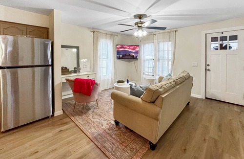 Tupelo Maison | 2 minutes from Elvis's Birthplace 5 miles from downtown Tupelo MS.