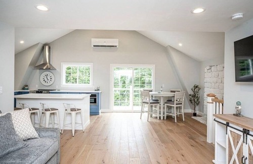 Sandwich Maison | 2 minutes to the beach! Newly renovated family-sized beach home