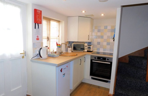 Sheringham Cottage | 2 Museum Cottages - cottage traditionnel en pierre, une retraite romantique et chaleureuse au coeur de Sheringham,