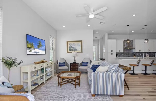 Fort Myers Beach Maison | 2 New Luxury Beach Homes Sleep 20+ Dual Pools & Spas Prime Location Steps to Times Square & Sand