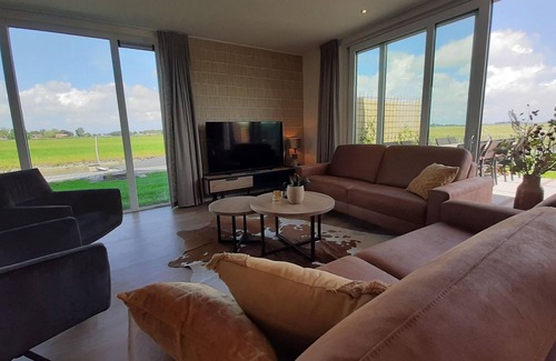 Leons Maison | 2 new modern homes located next to each other