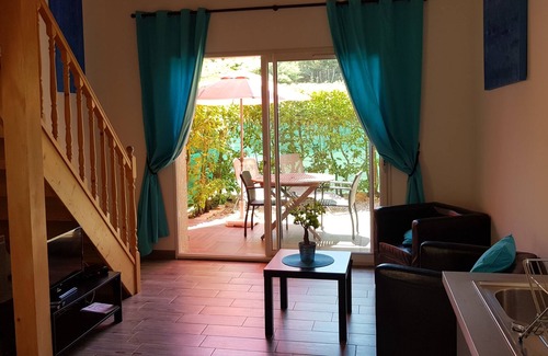 Montaud Cottage | gite standing 2 personnes avec piscine jardinet