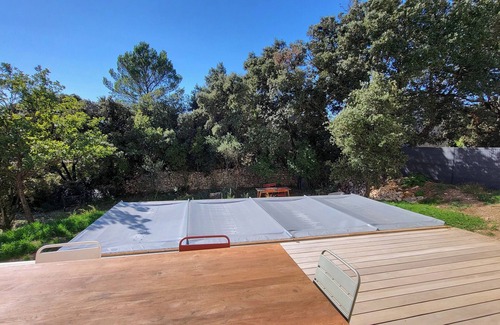 Saint-Mathieu-de-Treviers Villa | Villa 2 personnes avec piscine au pied du Pic Saint-Loup dans un espace arboré