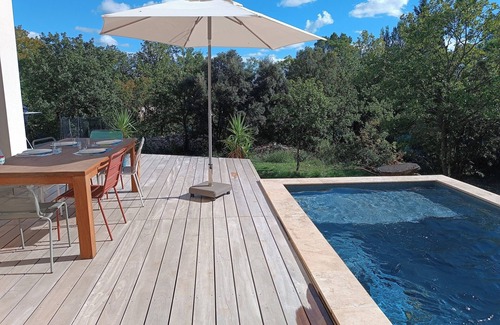 Saint-Mathieu-de-Treviers Villa | Villa 2 personnes avec piscine au pied du Pic Saint-Loup dans un espace arboré