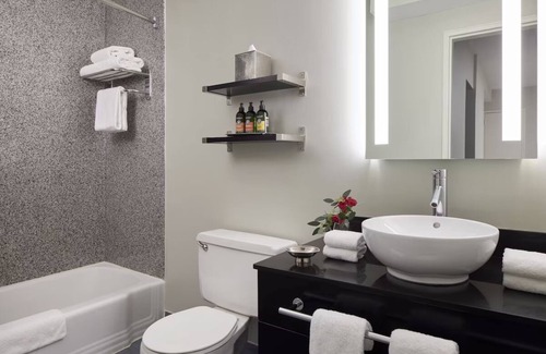 Capitol Hill Hôtel | 2 Perfect Suites w/Kitchen | Vibrant Dining & Historic Attractions Nearby