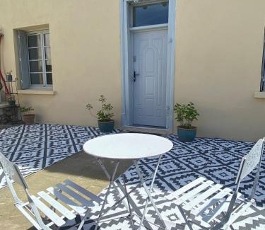 Foix Appartement | 2 pièces élégant calme central parking sur place