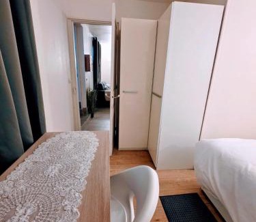 Asnieres-sur-Seine Appartement | 2 Pièces accès par code proche Metro