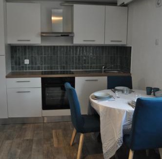 Peloux-Mail Appartement | 2 pièces rénové en rez-de-chaussée proche de la gare