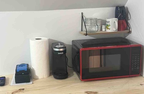 Uniondale Appartement | 2 Pvt bed Rms/1bathroom no kitchen attic