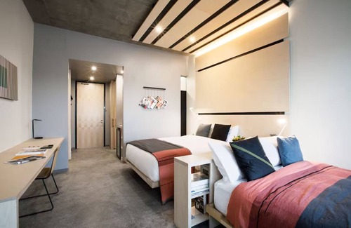 River North Art District Hôtel | 2 Queen: The Source Hotel + Market Hall, Vintage Finds, Flame-Seared Sushi