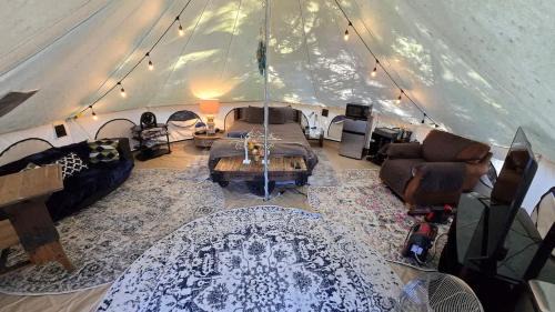 Brantingham Maison | 2 Romantic Island Cabins for 5 - Hot Tub Boat