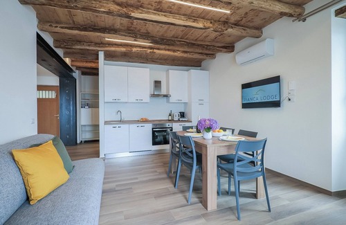 Piancassone Appartement | 2-room apartment with sunny balcony and dream lake view