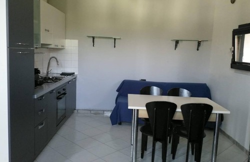Sud Appartement | 2 room apartment in Borgo Roma with parking and garden