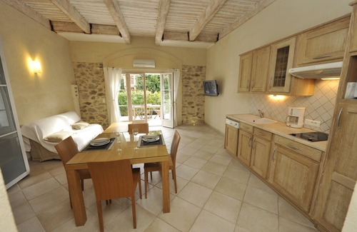 La Croix des Gardes Appartement | Bastide du Soleil - Appartement 2 pièces avec terrasse à 800 mètres des plages