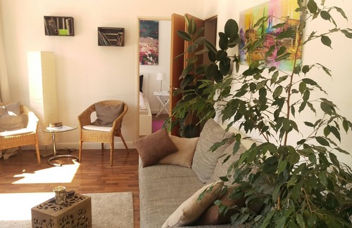 Bahnhofsvorstadt Appartement | Appartement de 2 pièces en ville avec balcon ensoleillé et wifi