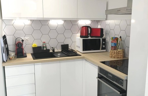 Bedarieux Appartement | 2 room, groundfloor apartment with air conditioning, terrace and private parking