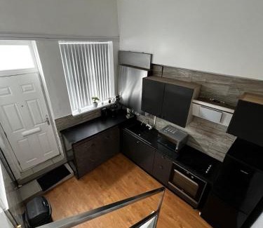 Bordesley Appartement | 2 room newly furnished flat free parking !