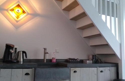 Slotervaart Appartement | Studio 2 pièces avec salle de bain dans villa de ville avec parking privé gratuit