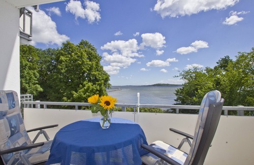 Lauterbach Appartement | 2-room vacation apartment with sea view from the balcony - Villa Vilmblick FeWo 15