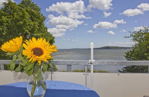 Lauterbach Appartement | 2-room vacation apartment with sea view from the balcony - Villa Vilmblick FeWo 15